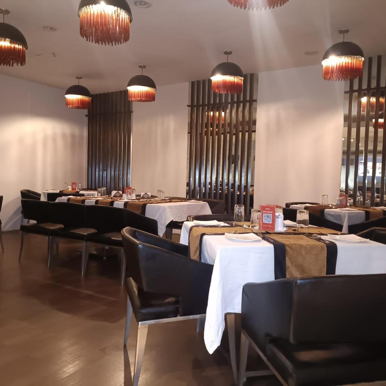 Royal Park Kakinada酒店 外观 照片